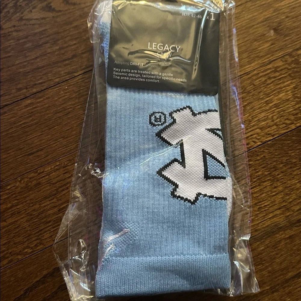 Jordan Legacy Crew Basketball Sock Light Blue NC - NEW - Men’s LARGE